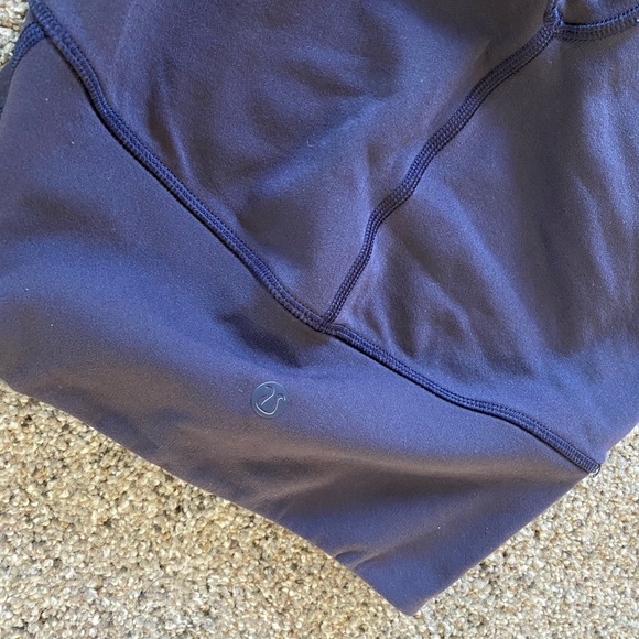 Lululemon mesh leggings. Size 2 - Picture 6 of 6